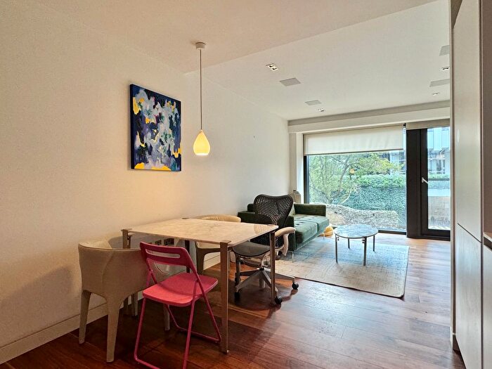 2 Bedroom Flat To Rent In Wood Street, London, EC2Y