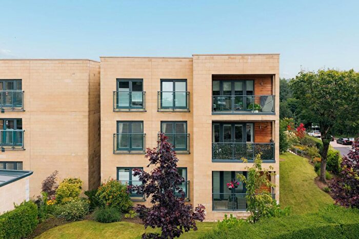 2 Bedroom Flat For Sale In Canniesburn Drive, Bearsden, G61