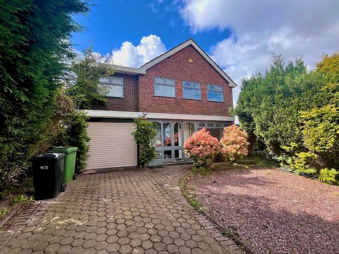 4 Bedroom Detached House To Rent In Dovedale Road, Ettingshall Park, Wolverhampton, WV4