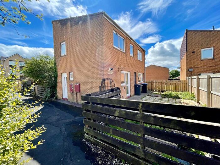 3 Bedroom End Of Terrace House For Sale In Morrison Close, Newton Aycliffe, DL5