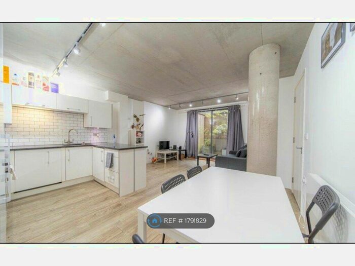 3 Bedroom Flat To Rent In Acton Street, London, WC1X