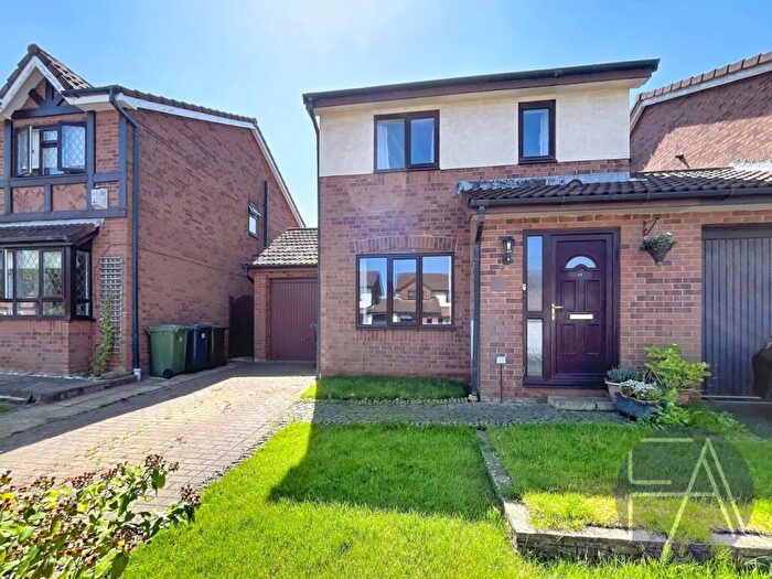 3 Bedroom Link Detached House For Sale In Ashdown Close, Southport, Merseyside, PR8