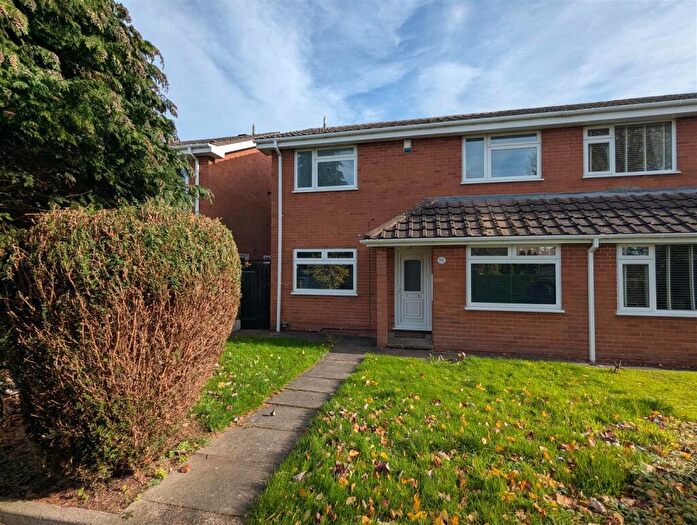 3 Bedroom Semi Detached House To Rent In Alderney Gardens, Birmingham, B38