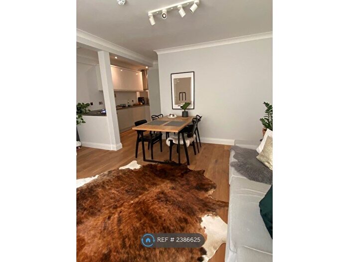 2 Bedroom Flat To Rent In Fairholme Road, London, W14