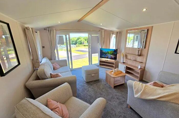 2 Bedroom Mobile/park Home For Sale In Axminster Road, Charmouth, DT6