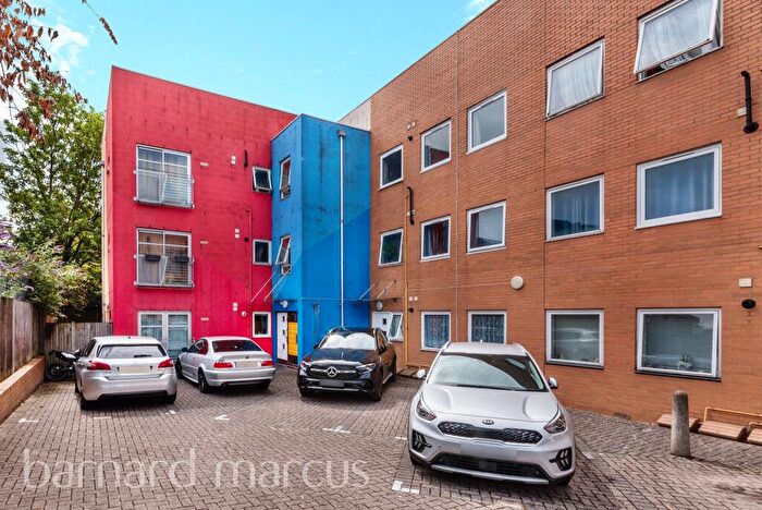 2 Bedroom Flat For Sale In Mayday Road, Thornton Heath, CR7