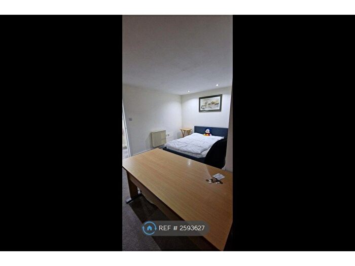 2 Bedroom Maisonette To Rent In Burlington Street, Manchester, M15