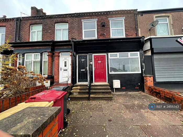 2 Bedroom Flat To Rent In Rishton Lane, Bolton, BL3