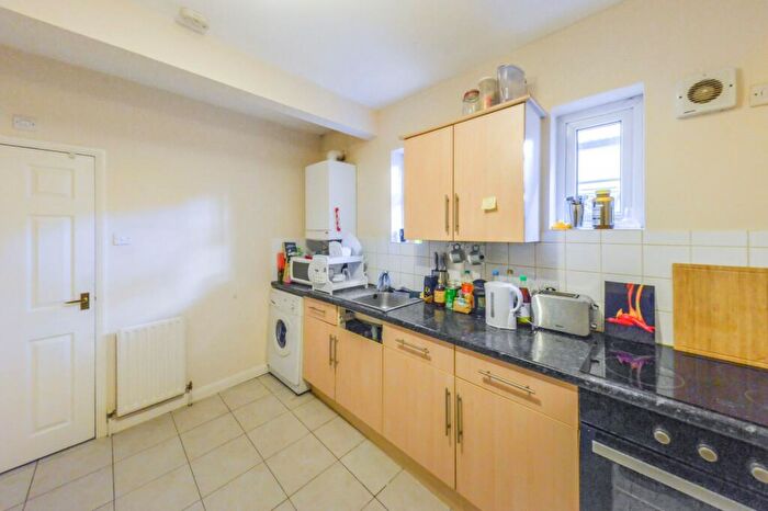 1 Bedroom Flat To Rent In Arthur Road, AL1