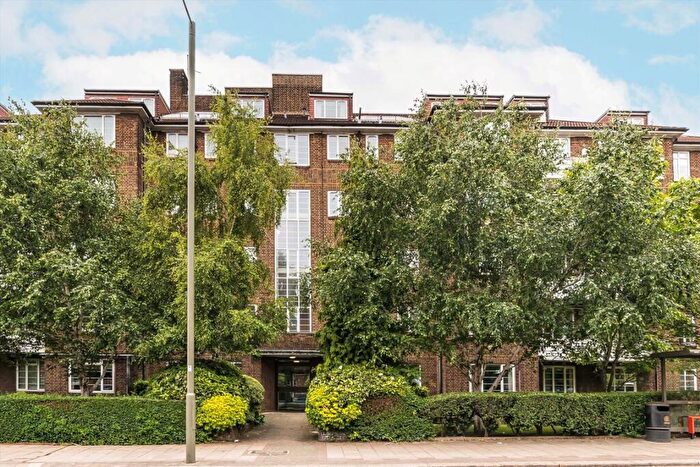 2 Bedroom Flat For Sale In Finchley Road, Hampstead, NW3