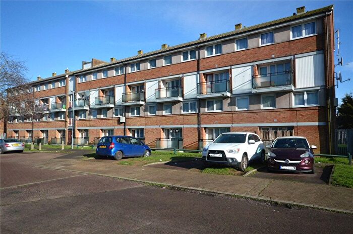3 Bedroom Flat For Sale In Glaisdale, Luton, Bedfordshire, LU4