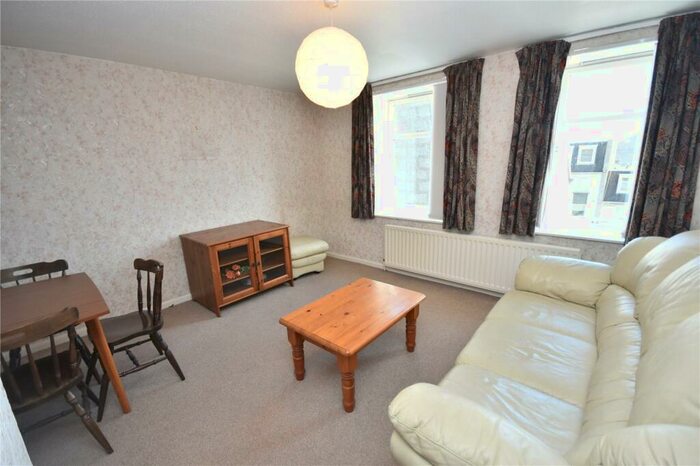 1 Bedroom Flat To Rent In Linksfield Gardens, Top Floor, City Centre, Aberdeen, AB24