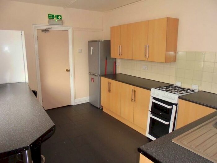 5 Bedroom Property To Rent In Henrietta Street, City Centre, Swansea, SA1