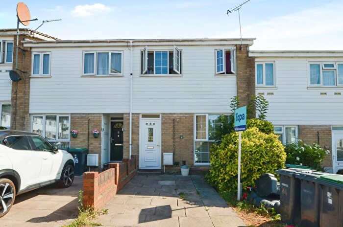 3 Bedroom Terraced House For Sale In Thetford Close, London, N13