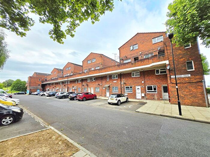 2 Bedroom Maisonette To Rent In Attewood Road, Northolt, UB5