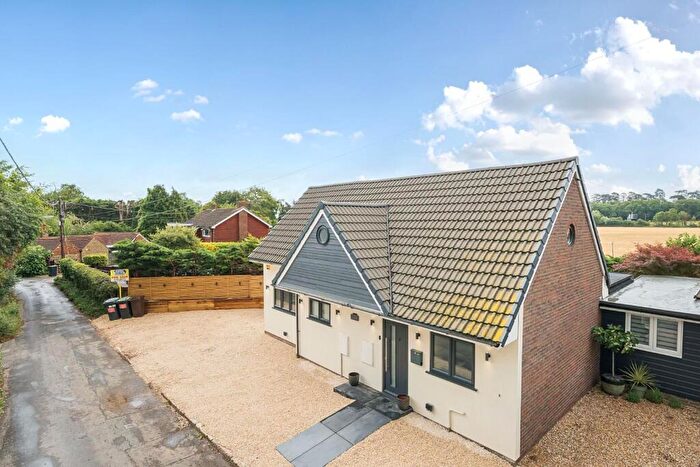 3 Bedroom Bungalow For Sale In Old School Lane, Ryarsh, West Malling, ME19