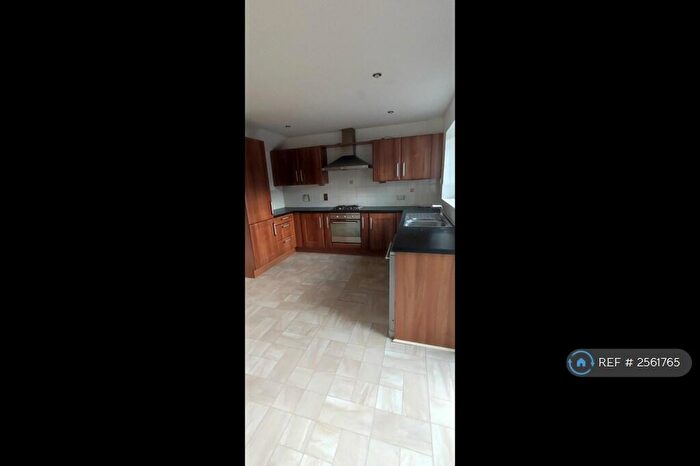 3 Bedroom Semi-Detached House To Rent In The Sycamores, Barwick In Elmet, Leeds, LS15