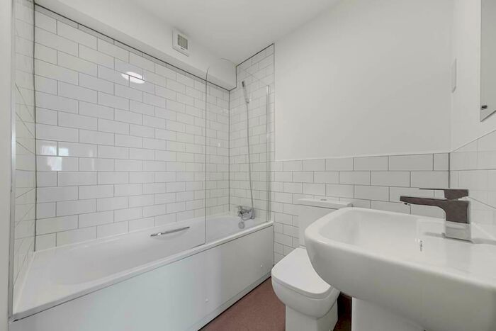 3 Bedroom Flat To Rent In Church Road, Liverpool, Merseyside, L22