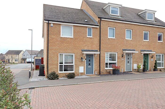 3 Bedroom End Terrace House To Rent In Madura Gardens, Whitehouse, MK8