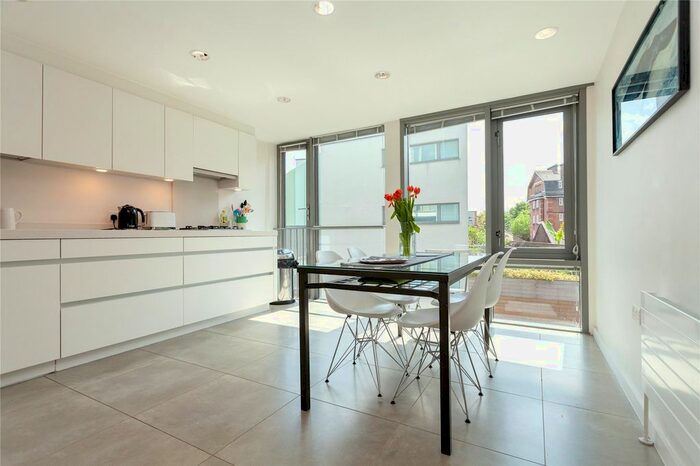 2 Bedroom Flat To Rent In Laycock Street, Islington, London, N1