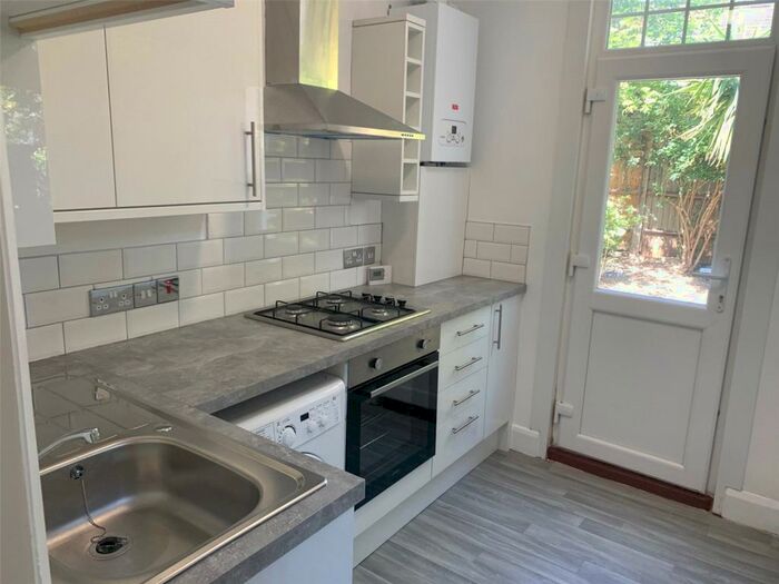 1 Bedroom Apartment To Rent In Warlters Close, Holloway, London, N7