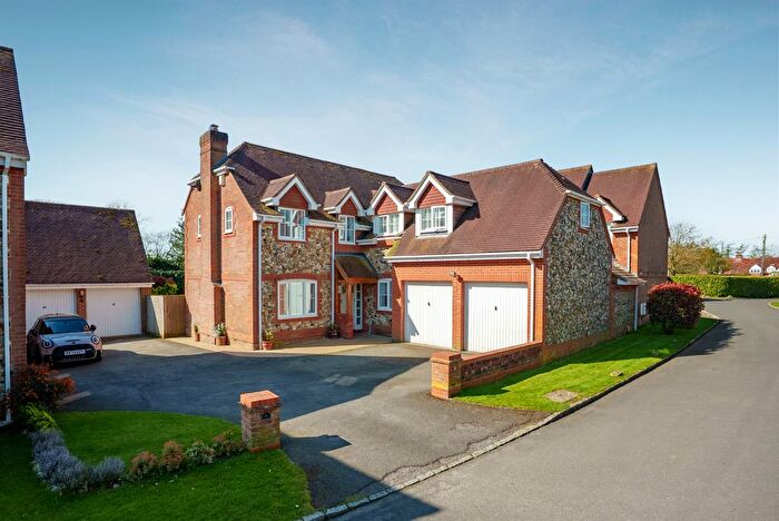 4 Bedroom Detached House For Sale In Hambye Close, Lacey Green, Princes Risborough, Buckinghamshire, HP27