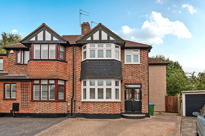 4 Bedroom Semi Detached House For Sale In Braemar Gardens, Sidcup, DA15