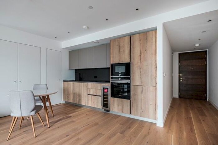 1 Bedroom Flat To Rent In Jaspers Walk, London, N1