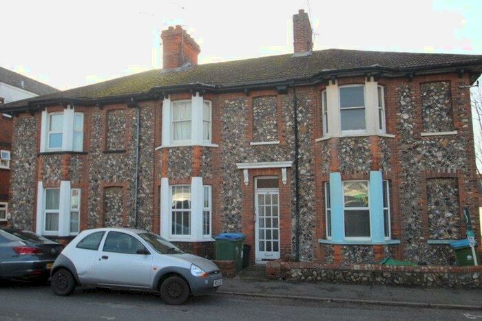 2 Bedroom Apartment To Rent In Terminus Road, Littlehampton, BN17