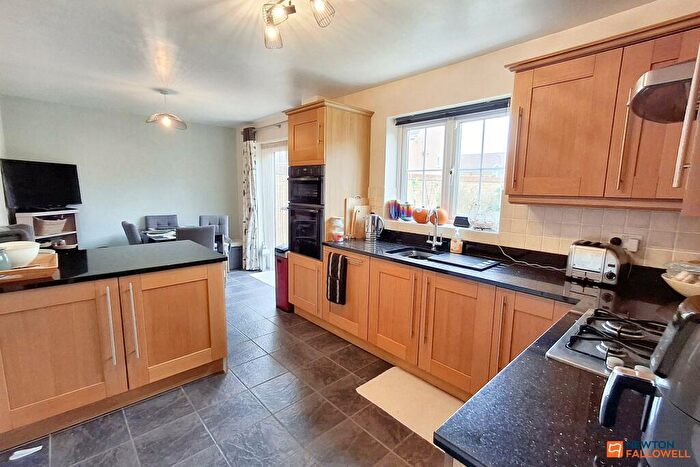 5 Bedroom Detached House For Sale In Hansel Close, Peterborough, PE2