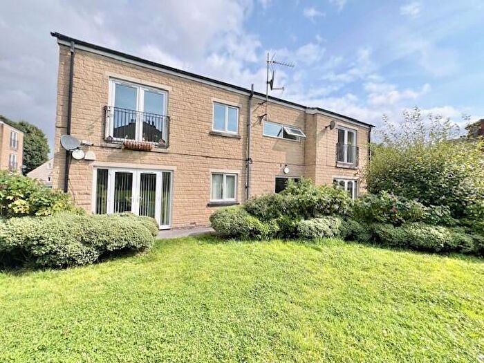 2 Bedroom Apartment To Rent In Regency Gardens, Halifax, HX2