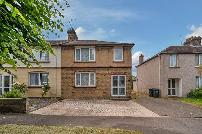 3 Bedroom End Terrace House To Rent In Moore Road, Swanscombe, DA10