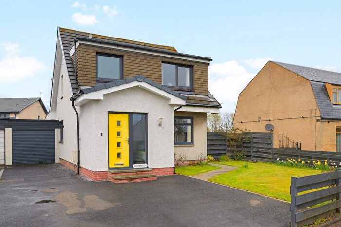 3 Bedroom Detached House For Sale In Sunnyside Road, Brightons, FK2