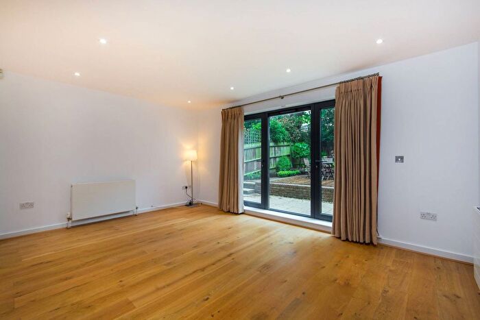 4 Bedroom Property To Rent In Whitelands Crescent, West Hill, London, SW18