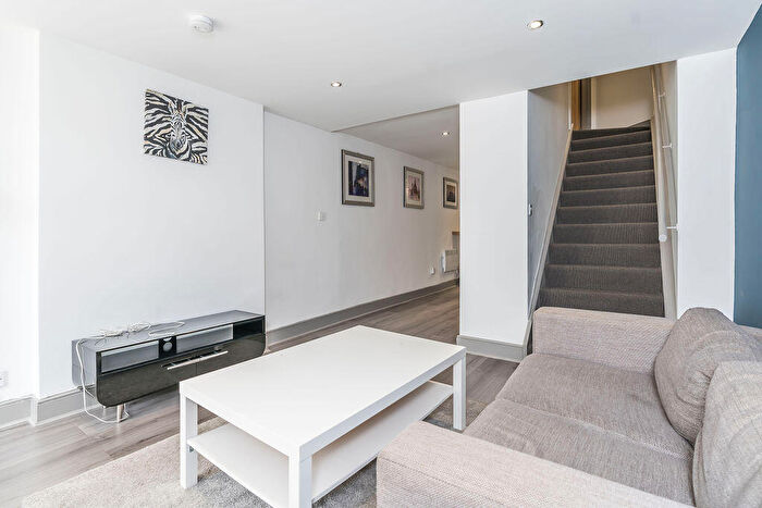 1 Bedroom Flat To Rent In L Ardmillan Terrace, Edinburgh, EH11