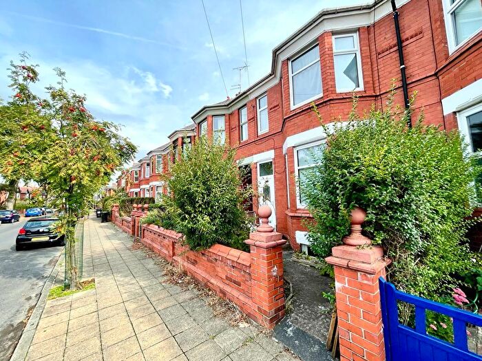 4 Bedroom Semi-Detached House To Rent In St Johns Road, Old Trafford, M16