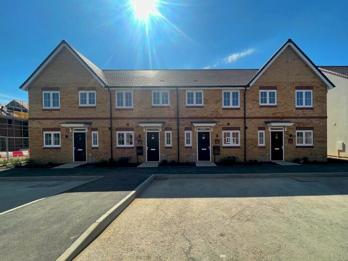 2 Bedroom Property To Rent In Tortoiseshell Place, Lancing, BN15