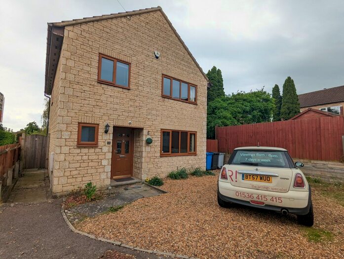 3 Bedroom Detached House To Rent In Clipstone Court, Rothwell, NN14