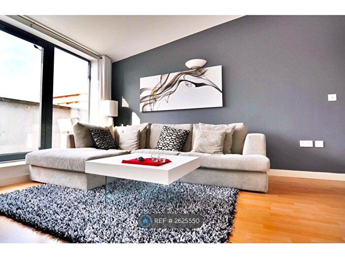 2 Bedroom Flat To Rent In Bemerton Street, London, N1