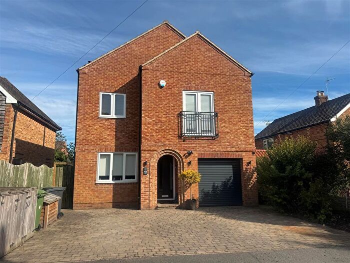5 Bedroom Detached House For Sale In Manor Close, Upper Poppleton, York, YO26