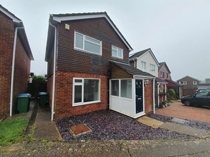 3 Bedroom Detached House To Rent In Garstons Close, Fareham, PO14