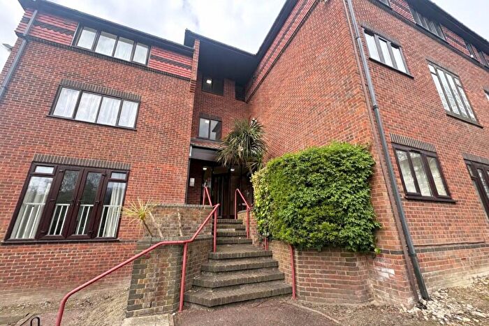 1 Bedroom Apartment To Rent In Farnham Road, Guildford, GU2