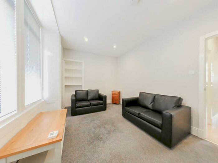 1 Bedroom Flat To Rent In Arthurstone Terrace, Stobswell, Dundee, DD4