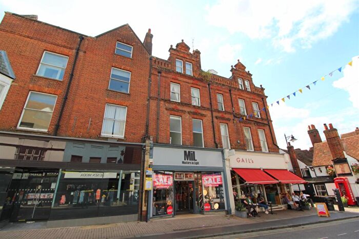 2 Bedroom Flat To Rent In Pudding Lane, St. Albans, Hertfordshire, AL3