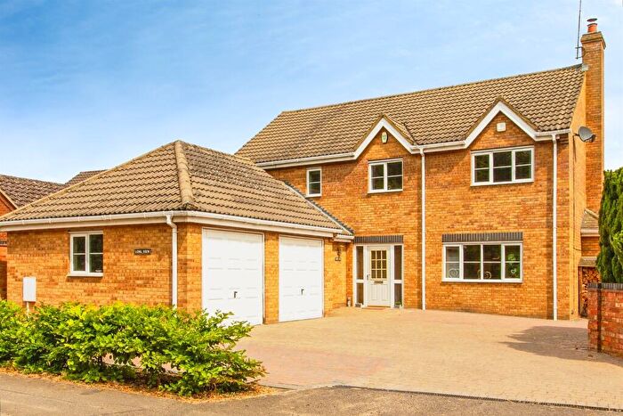 4 Bedroom Detached House For Sale In Main Street, Clopton, Clopton, NN14