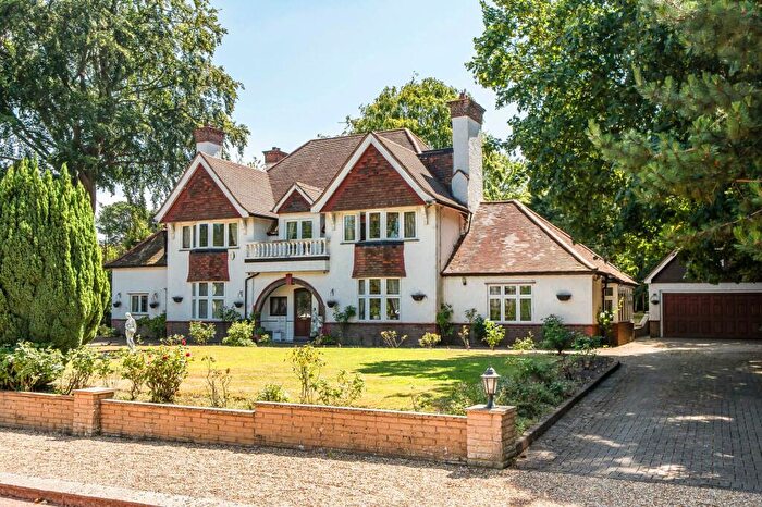 6 Bedroom Detached House For Sale In Rose Walk, Purley, CR8