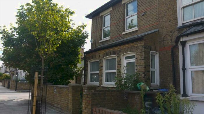 1 Bedroom Flat To Rent In Glyn Road, Hackney, E5