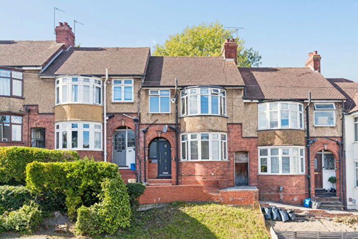 3 Bedroom Terraced House For Sale In Strathmore Avenue, Luton, LU1