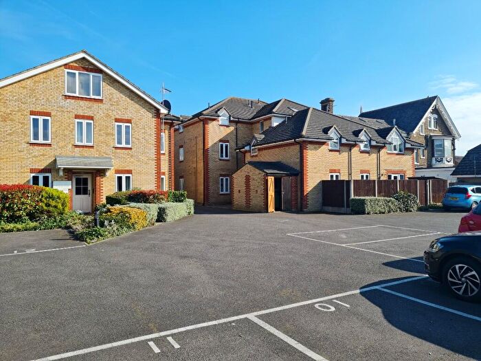 2 Bedroom Flat To Rent In Lennox Road, Gravesend, Kent, DA11