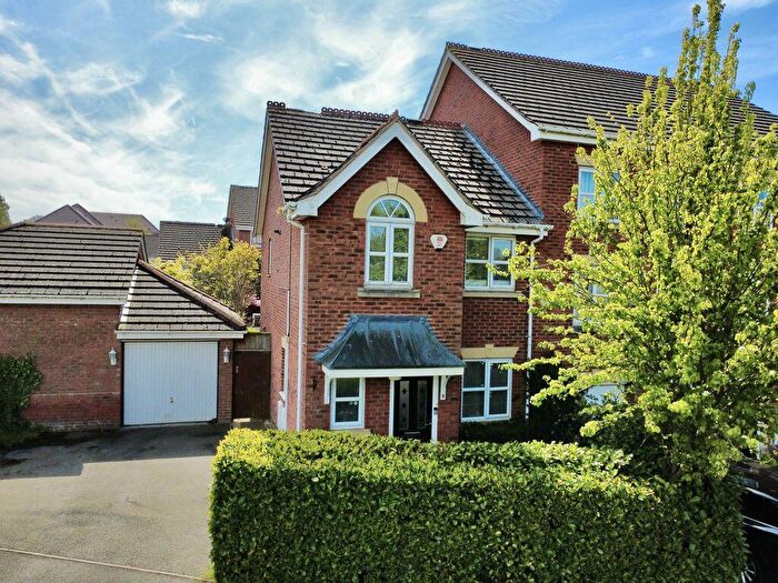 3 Bedroom End Of Terrace House For Sale In Richmond Drive, Sutton Coldfield, B75
